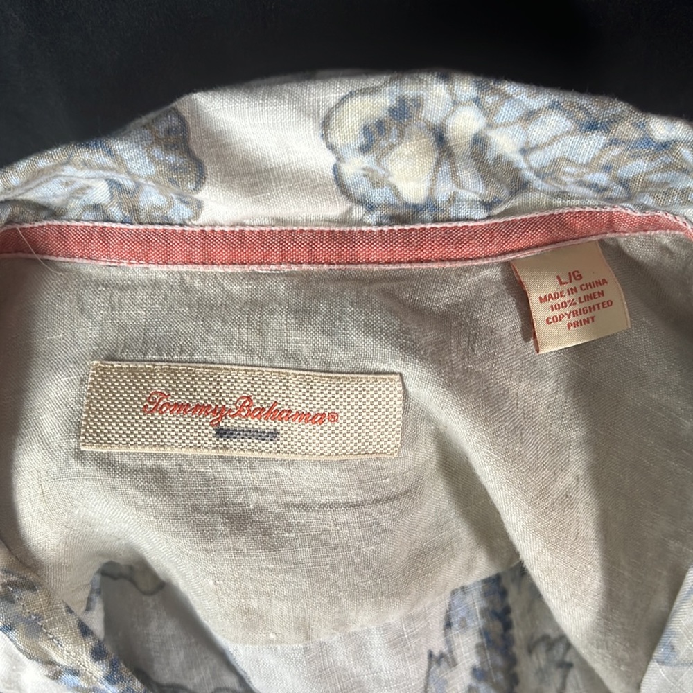Tommy Bahama, Men’s size large - Picture 3 of 3